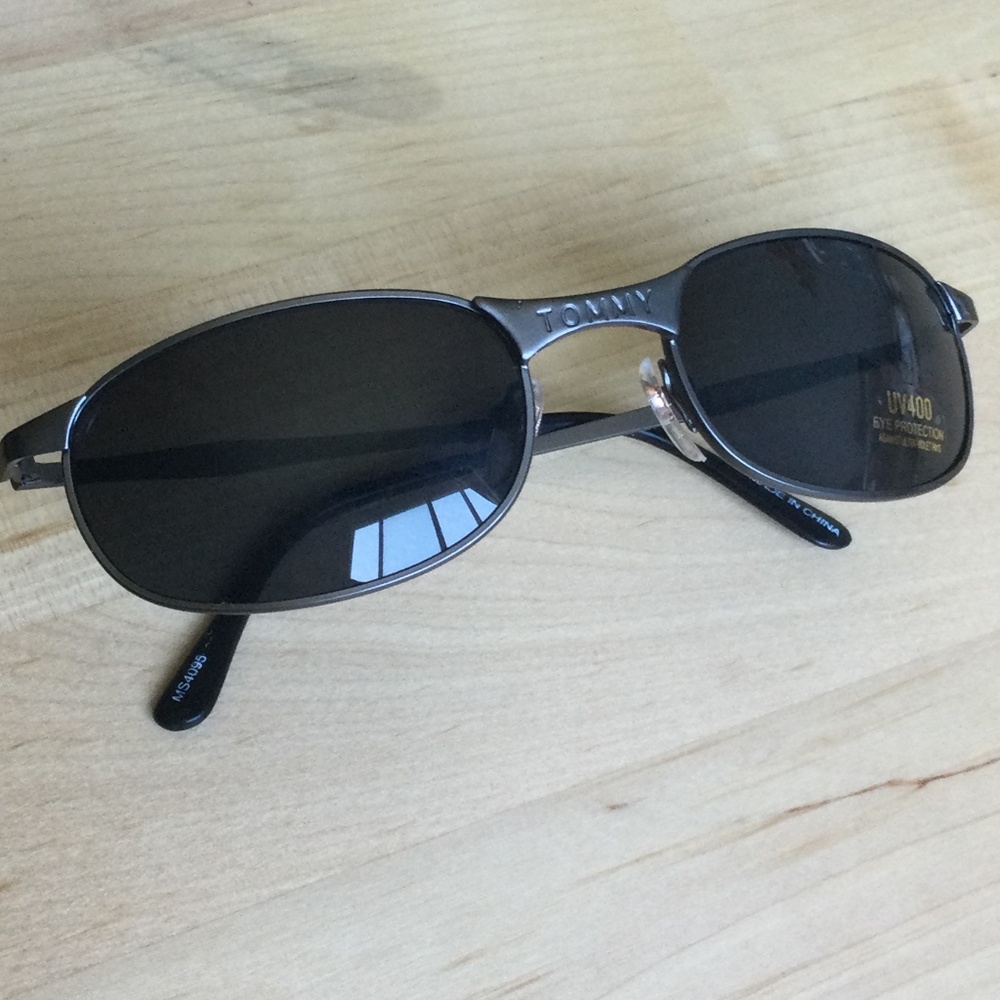 TOMMY FORD UV400 Unisex Glasses NWOT